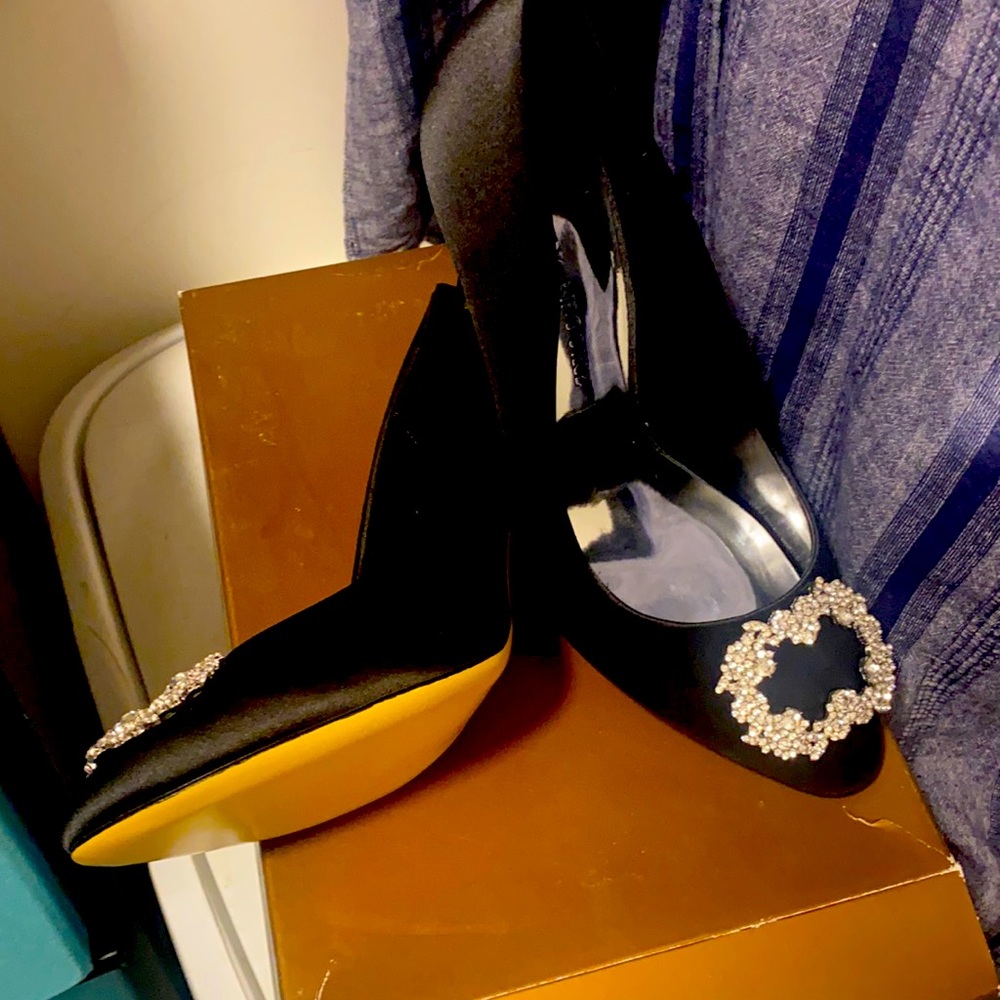 I only bought them for a photo shoot. Very new.